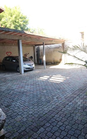 Casa à venda com 160m², 3 quartos e 8 vagasGaragem