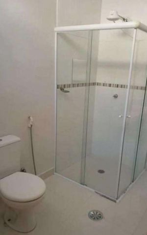 Casa para alugar com 300m², 2 quartos e 2 vagas Casa para alugar com 300m², 2 quartos e 2 vagasBanheiro