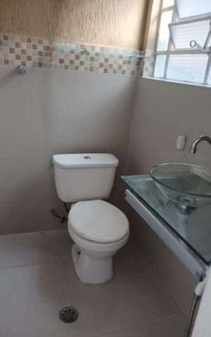 Casa para alugar com 300m², 2 quartos e 2 vagas Casa para alugar com 300m², 2 quartos e 2 vagasBanheiro