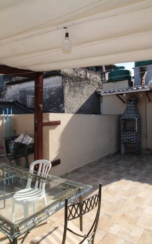 Casa à venda com 300m², 2 quartos e 2 vagasÁrea de Serviço