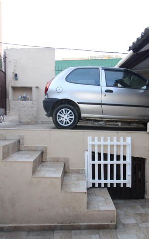 Casa à venda com 300m², 2 quartos e 2 vagasGaragem