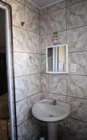 Casa à venda com 300m², 2 quartos e 2 vagasQuarto 2 - Banheiro