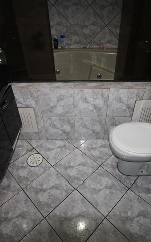 Casa à venda com 300m², 2 quartos e 2 vagasQuarto 1 - Banheiro