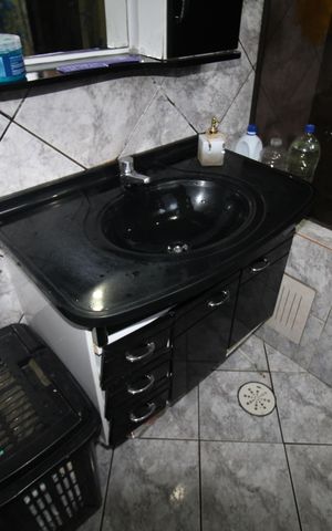 Casa à venda com 300m², 2 quartos e 2 vagasQuarto 1 - Banheiro