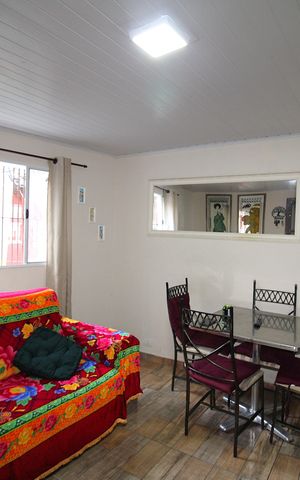 Casa à venda com 300m², 2 quartos e 2 vagasSala
