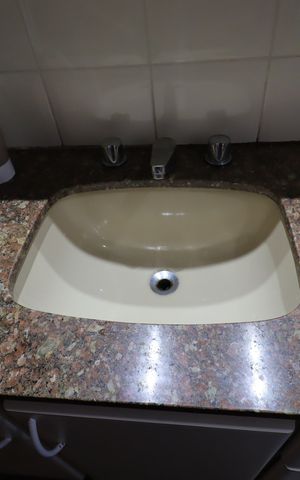 Apartamento à venda com 137m², 4 quartos e 2 vagasBanheiro da Suíte - Pia