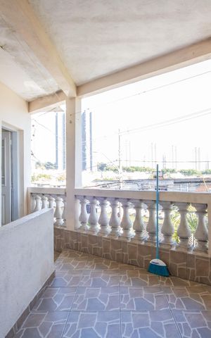 Casa à venda com 220m², 2 quartos e 1 vaga Casa à venda com 220m², 2 quartos e 1 vaga Área de Serviço