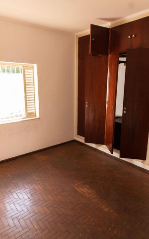 Casa à venda com 170m², 3 quartos e 4 vagas Casa à venda com 170m², 3 quartos e 4 vagasSuíte