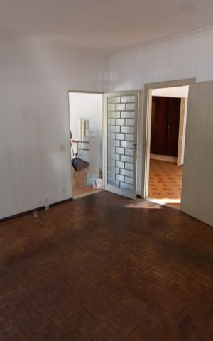 Casa à venda com 170m², 3 quartos e 4 vagas Casa à venda com 170m², 3 quartos e 4 vagasSala