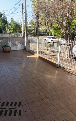 Casa à venda com 170m², 3 quartos e 4 vagas Casa à venda com 170m², 3 quartos e 4 vagasÁrea Externo