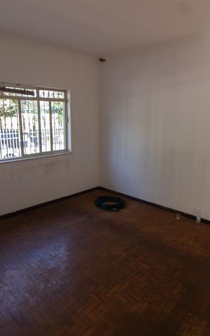 Casa à venda com 170m², 3 quartos e 4 vagas Casa à venda com 170m², 3 quartos e 4 vagasSala