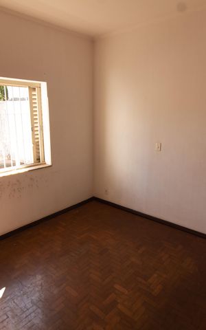 Casa à venda com 170m², 3 quartos e 4 vagas Casa à venda com 170m², 3 quartos e 4 vagasQuarto 2
