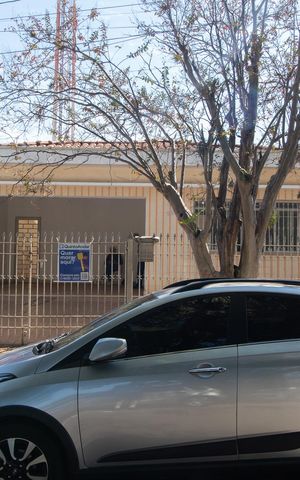 Casa à venda com 170m², 3 quartos e 4 vagas Casa à venda com 170m², 3 quartos e 4 vagasFachada
