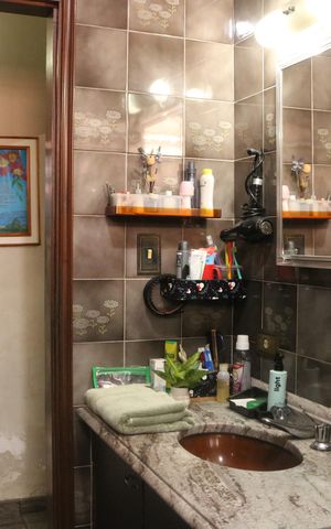 Casa à venda com 179m², 2 quartos e 2 vagasBanheiro