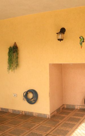 Casa à venda com 179m², 2 quartos e 2 vagasGaragem