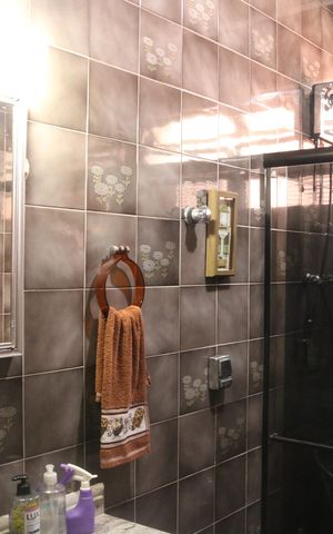 Casa à venda com 179m², 2 quartos e 2 vagasBanheiro