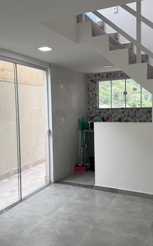 Casa de condomínio à venda com 180m², 2 quartos e 1 vagaSala