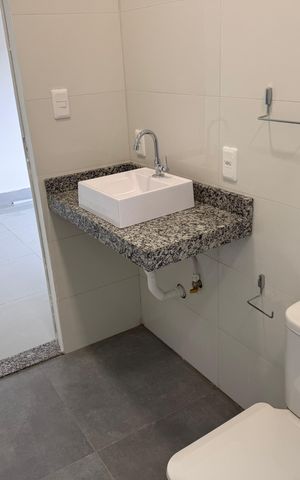 Casa de condomínio à venda com 180m², 2 quartos e 1 vagaBanheiro 