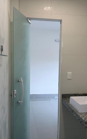 Casa de condomínio à venda com 180m², 2 quartos e 1 vagaBanheiro 