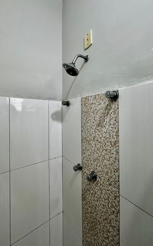 Studio para alugar com 22m², 0 quarto e sem vaga Studio para alugar com 22m², 0 quarto e sem vagaBanheiro