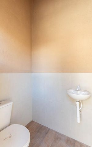 Casa à venda com 233m², 2 quartos e 1 vagaBanheiro de serviço
