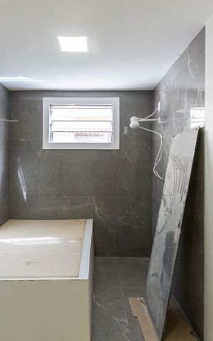 Casa à venda com 233m², 2 quartos e 1 vagaBanheiro da Suíte