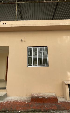Casa à venda com 233m², 2 quartos e 1 vaga Casa à venda com 233m², 2 quartos e 1 vagaFachada da Casa