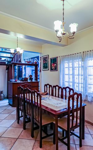 Casa à venda com 185m², 3 quartos e 4 vagas Casa à venda com 185m², 3 quartos e 4 vagasSala de jantar