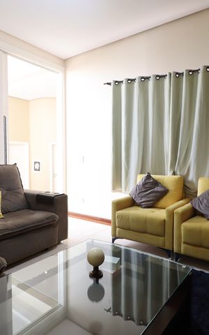 Casa para alugar com 430m², 6 quartos e 4 vagasSala de TV
