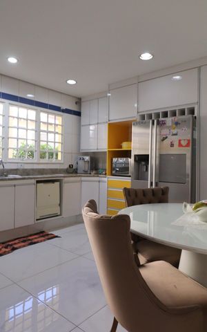 Casa para alugar com 430m², 6 quartos e 4 vagasCozinha