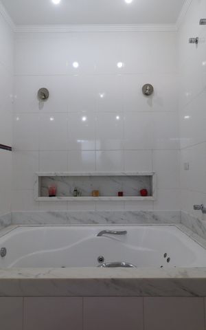 Casa para alugar com 430m², 6 quartos e 4 vagasBanheiro da Suíte 4