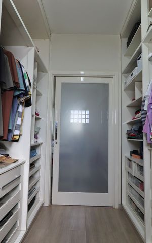 Casa para alugar com 430m², 6 quartos e 4 vagasCloset suíte 4