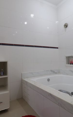 Casa para alugar com 430m², 6 quartos e 4 vagasBanheiro da Suíte 4