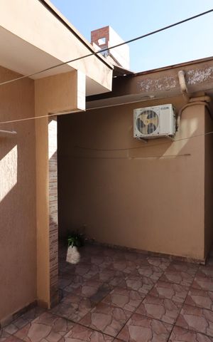 Casa à venda com 145m², 2 quartos e 2 vagasQuintal
