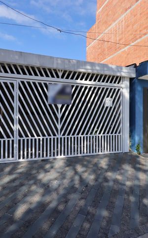 Casa à venda com 145m², 2 quartos e 2 vagasFachada