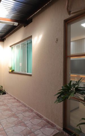 Casa à venda com 145m², 2 quartos e 2 vagasCorredor externo