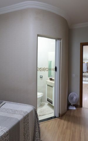 Casa à venda com 145m², 2 quartos e 2 vagasSuíte