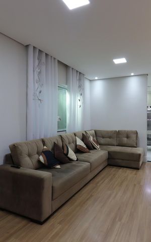 Casa à venda com 145m², 2 quartos e 2 vagasSala