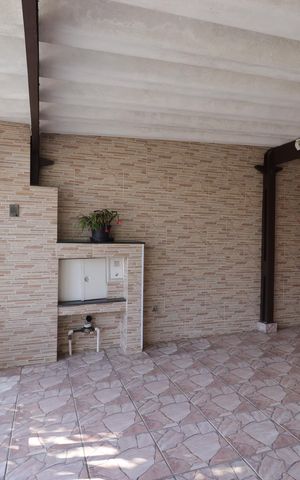 Casa à venda com 145m², 2 quartos e 2 vagasGaragem
