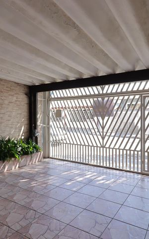 Casa à venda com 145m², 2 quartos e 2 vagasGaragem