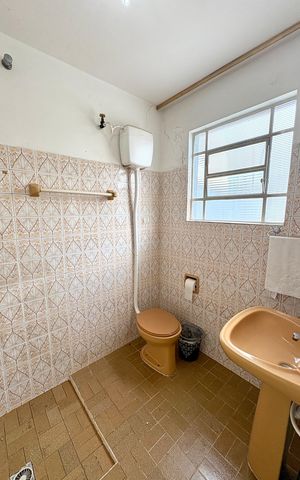 Casa à venda com 127m², 3 quartos e 2 vagas Casa à venda com 127m², 3 quartos e 2 vagasBanheiro Social