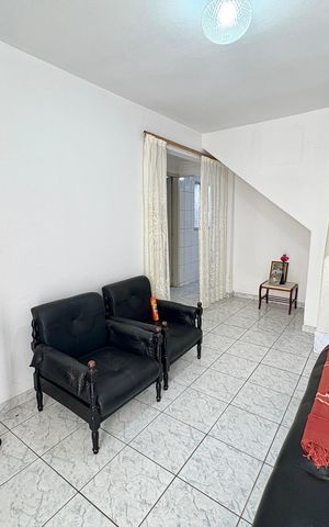 Casa à venda com 127m², 3 quartos e 2 vagas Casa à venda com 127m², 3 quartos e 2 vagasSala