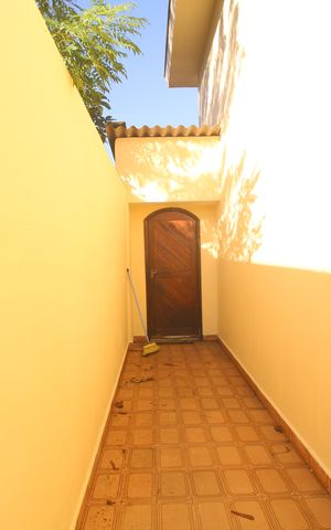 Casa à venda com 194m², 3 quartos e 2 vagasCorredor
