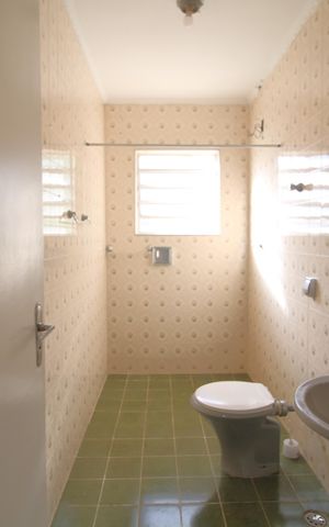 Casa à venda com 194m², 3 quartos e 2 vagasBanheiro 2