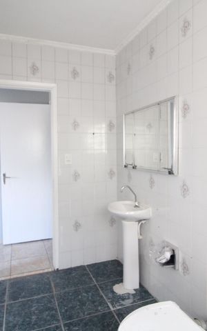 Casa à venda com 194m², 3 quartos e 2 vagasBanheiro