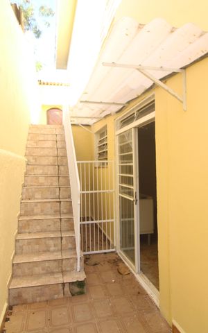 Casa à venda com 194m², 3 quartos e 2 vagasCorredor