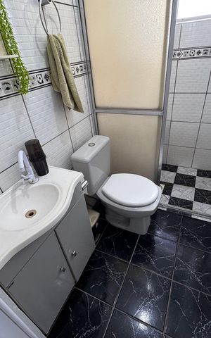 Casa à venda com 140m², 2 quartos e 3 vagasBanheiro