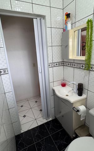 Casa à venda com 140m², 2 quartos e 3 vagasBanheiro