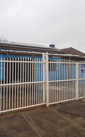 Casa à venda com 54m², 2 quartos e sem vagaFachada 