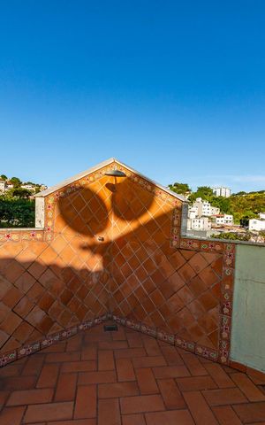 Casa à venda com 297m², 4 quartos e 4 vagas Casa à venda com 297m², 4 quartos e 4 vagasCobertura